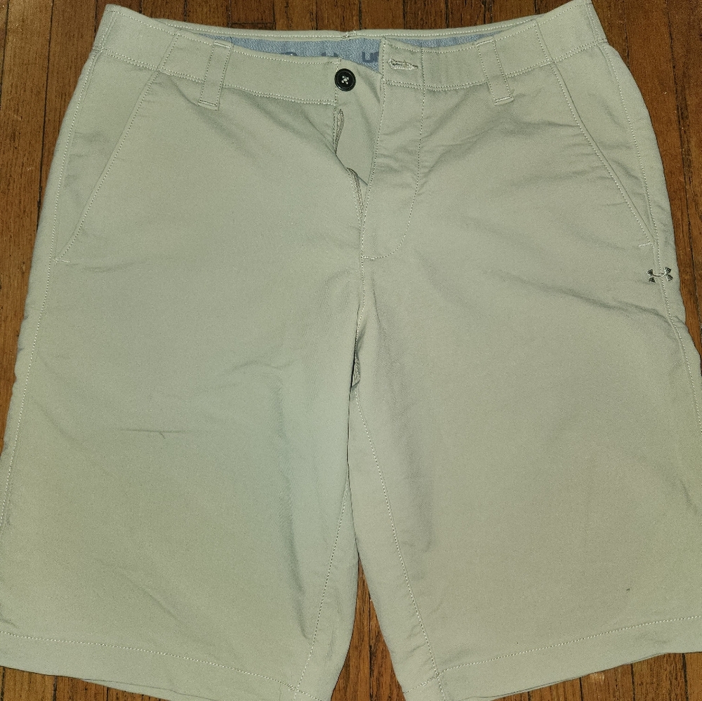 UA golf shorts